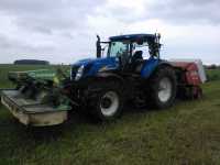 Krone AFL283 CV & New Holland T7030 AutoCommand + Welger RP 200 West Mac