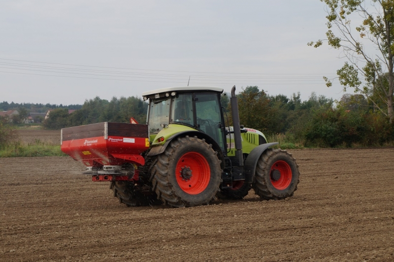 Claas Arion 640+kverneland Accord