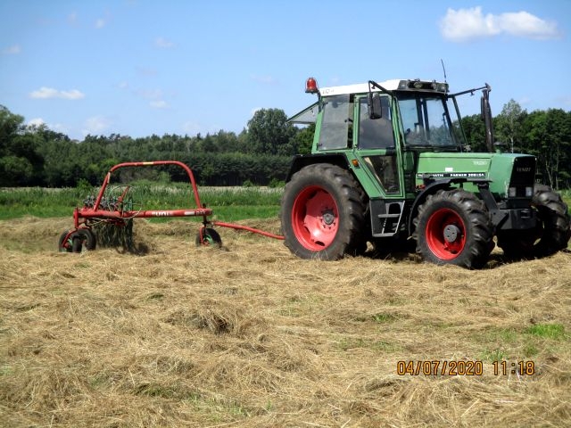 Fendt Farmer 306 LSA i Przetrząsarko zgrabiarka