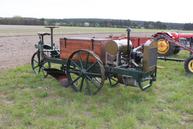 Pług motorowy "Praga" z 1926 rok