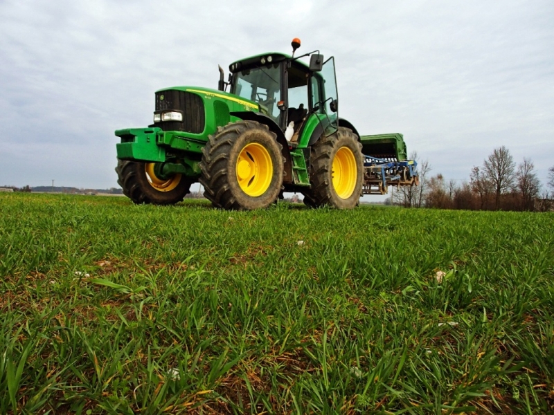 John Deere 6920