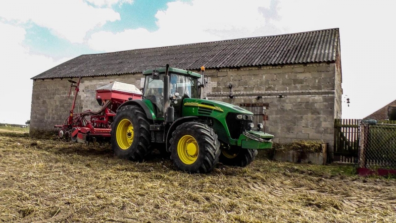 John Deere 7920 + Kverneland Accord