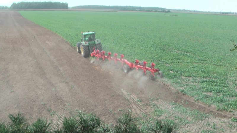 John Deere 8400 + Kuhn Challenger 8