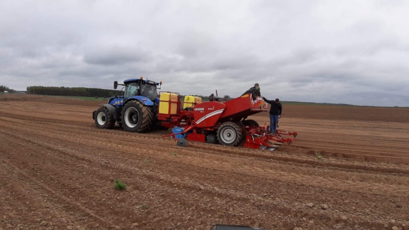 New Holland T7.245 PC i Grimme GL 430