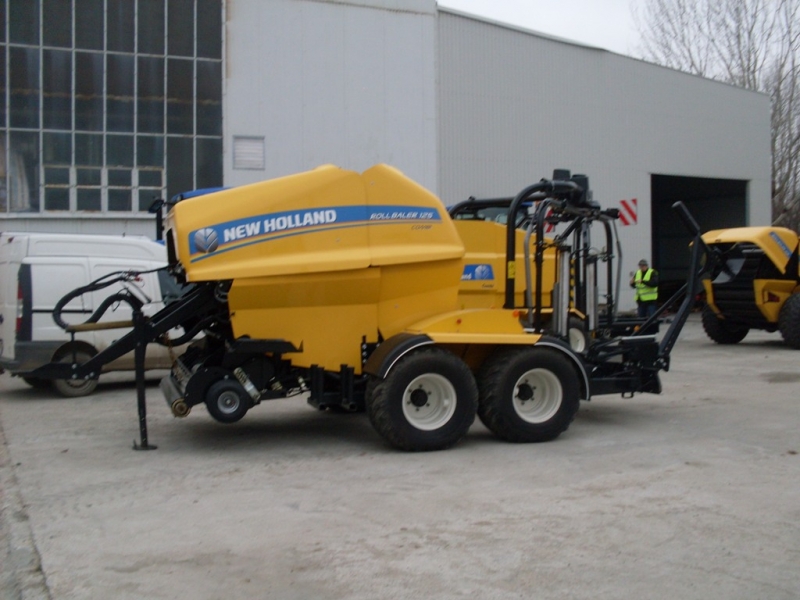 New Holland RollBaler 125