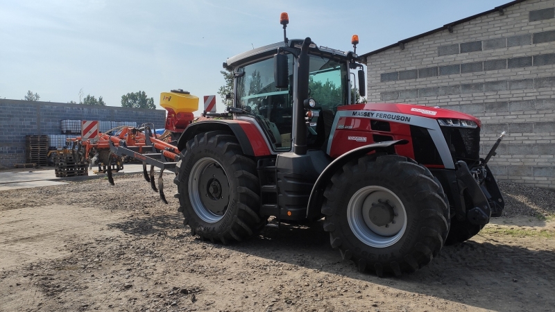 Massey 8S + Spec HD