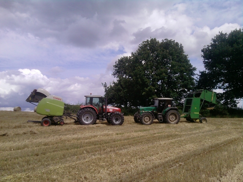 Same Laser 110 + John Deere 550 VS Massey Ferguson 6480 + Claas 360