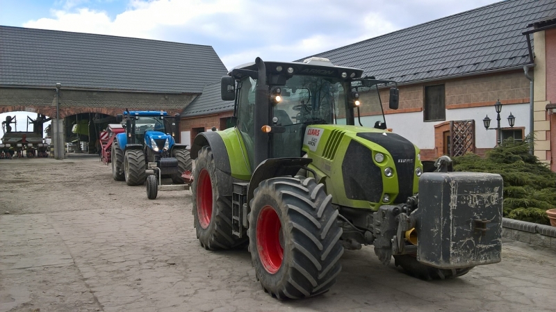 Claas Arion 640