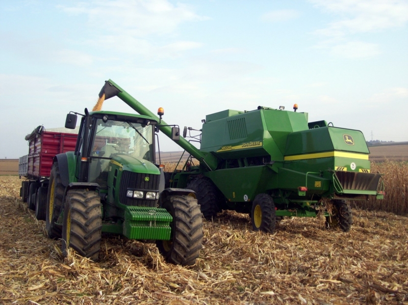 John Deere 6830 & John Deere 1450CWS