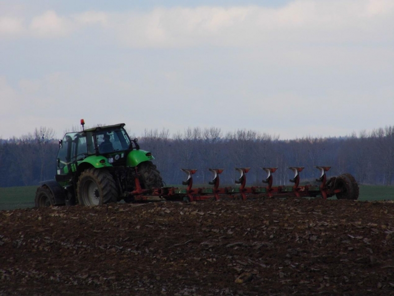 Deutz Fahr Agrotron 210 & Kverneland PB100 Vario