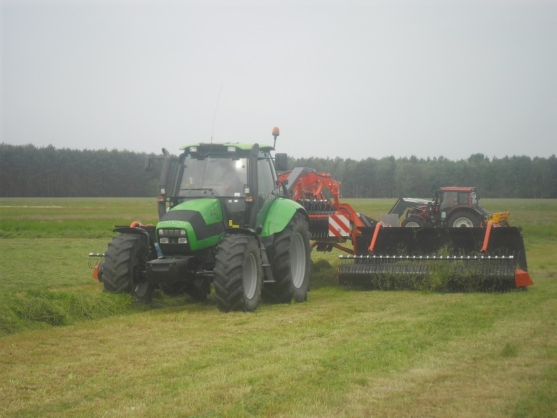 Kąkolewo 2012 - DF i Valtra