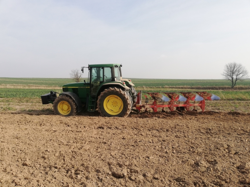 John Deere 6910 + Kuhn