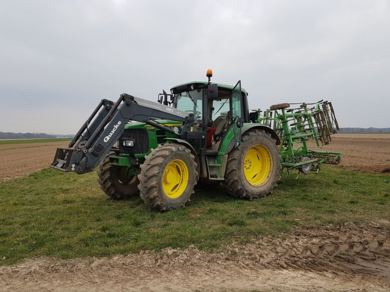 John Deere 6330 + Bomet