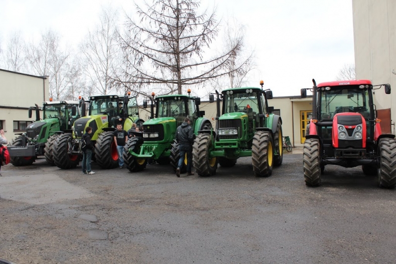 Zetor Proxima90, John Deere 6630P, 6920, Claas Axion 850, Fendt 828 V