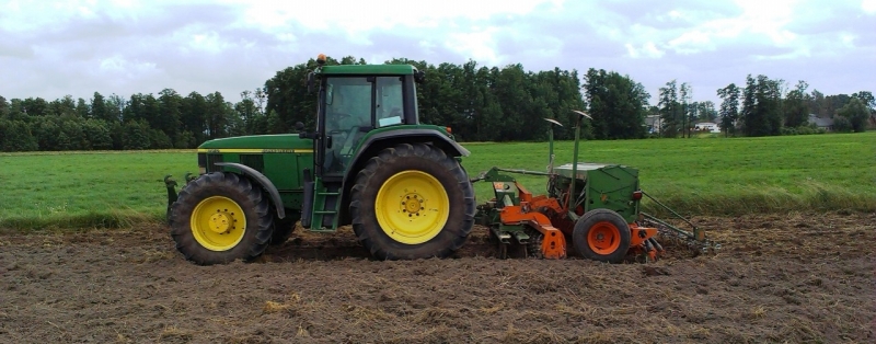 John Deere 6910 i Amazone