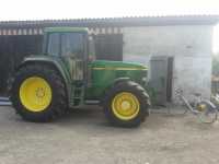 John Deere 6910