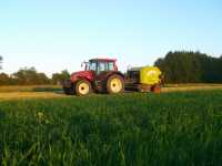 Valtra N111 & Claas Rollant 350 RC