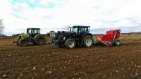 Valtra 113 + Kongskilde Stonebear + Claas Arion 410 CIS