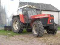 Zetor 12145 na tle BINa