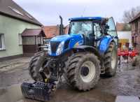 New Holland T7030 AutoCommand + Unia Ibis XXLS 5 Vario