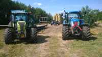 New Holland T7030AC  & Claas arion 640