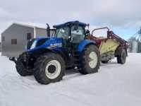 New Holland T7.270 AC i Hardi Commander 4400