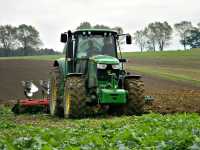 John Deere 6150M + Kvereneland