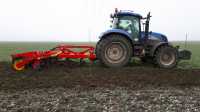 NH T6080 Vaderstad Cultus 300