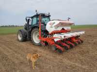 Valtra T194 + Kuhn Maxxima