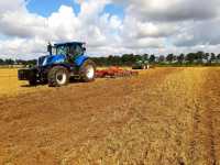 New Holland T7.270 AC i Kongskilde Deutz Fahr Agrotron M650  i Kverneland