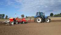 New Holland T5.105 & Grano Shark 3 & Pottinger Vitasem 302