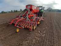 Deutz Fahr Agrotron M650 i Vaderstad Spirit 400