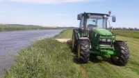 John Deere 5080R + Vicon CM2400