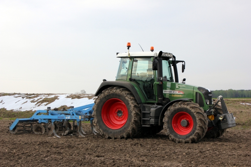 Fendt 414 Vario + Mandam KUS 3,0