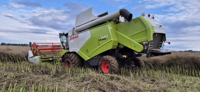 Claas Tucano 440