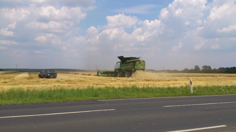 John Deere S690i