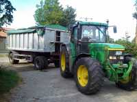 John Deere 6810