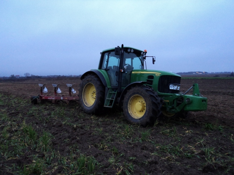 John Deere 6630