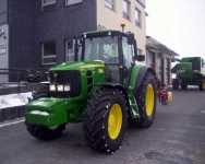 John Deere 6830