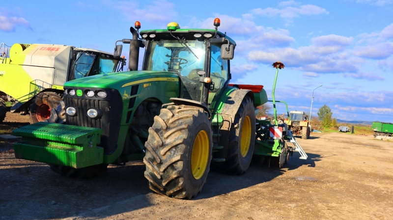John Deere 8295 R & Amazone Centaya 4000 Super.