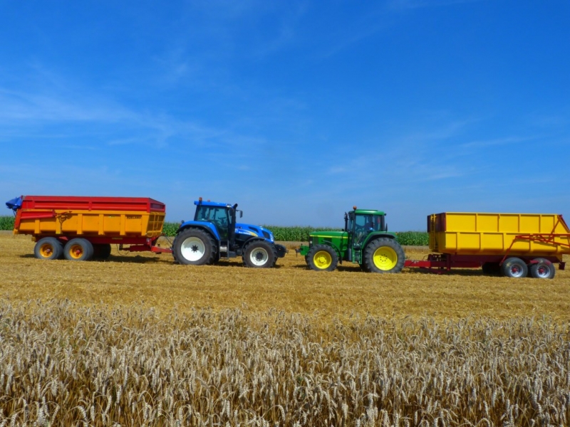 John Deere 6810+Tandem vs New Holland TVT190+ Roelama