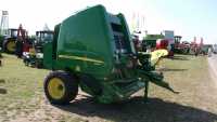 John Deere 854