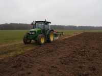 John Deere 5080R + brona talerzowa