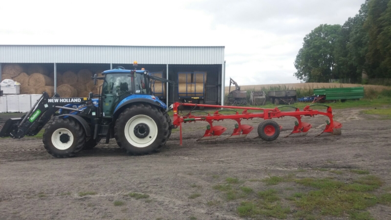 New Holland T5