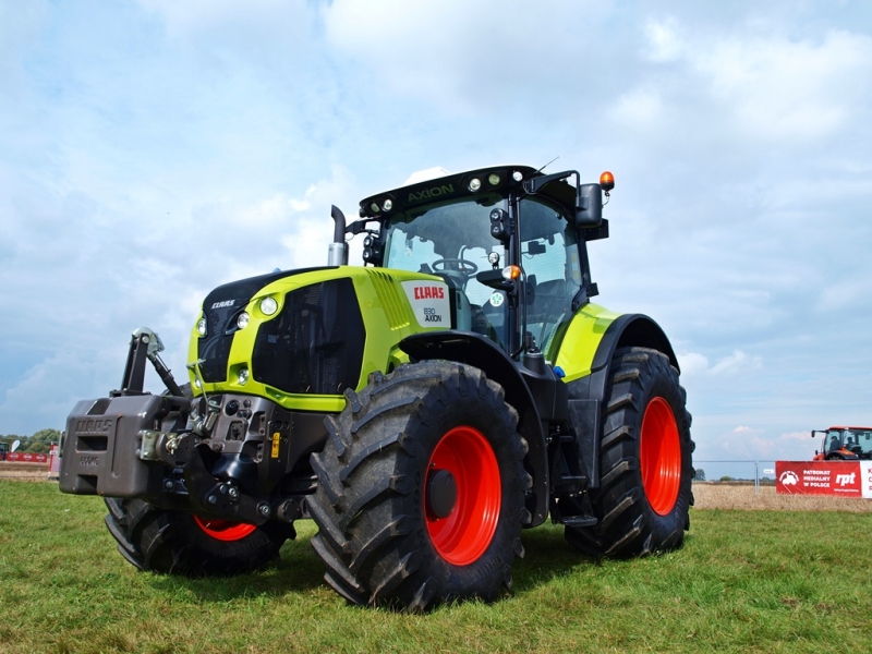 Claas Axion 830