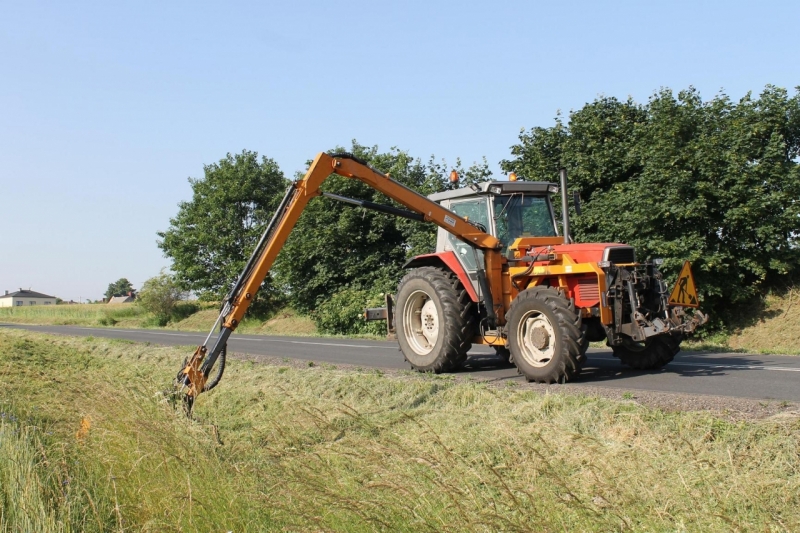Massey Ferguson 3125 + Kosiarka wysięgnikowa Procomas