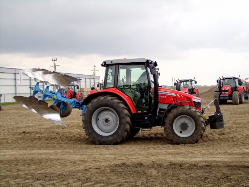 Massey Ferguson 5608