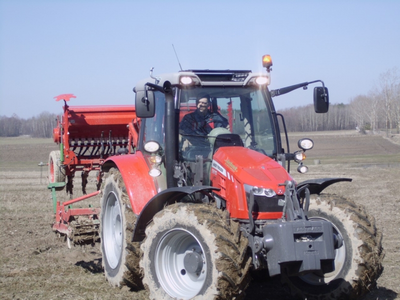 Massey Ferguson 5610