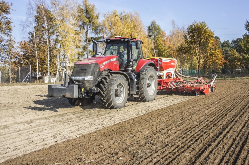 Case IH Magnum 340 & Pottinger Terrasem C6