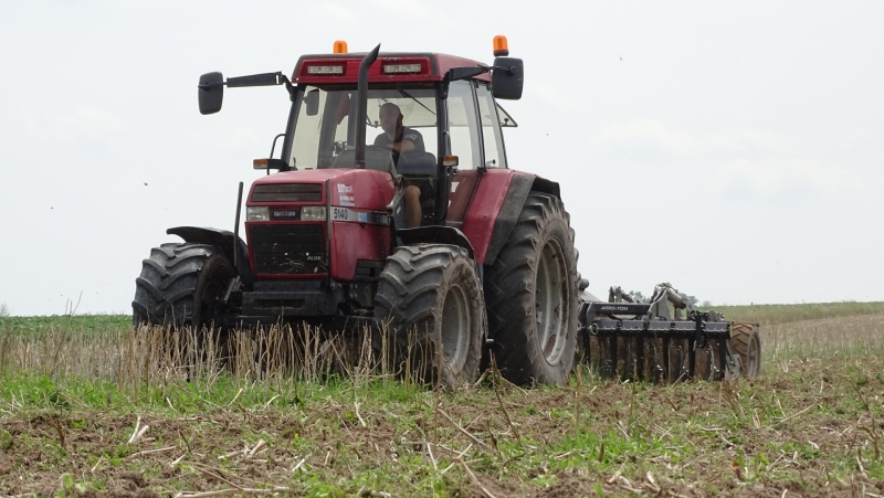 Case 5140 + Agro Tom ATSN RS 3m